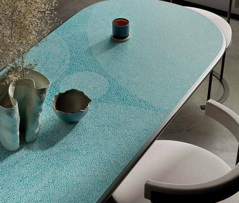 Holos Smeraldo porcelain slab in a living space