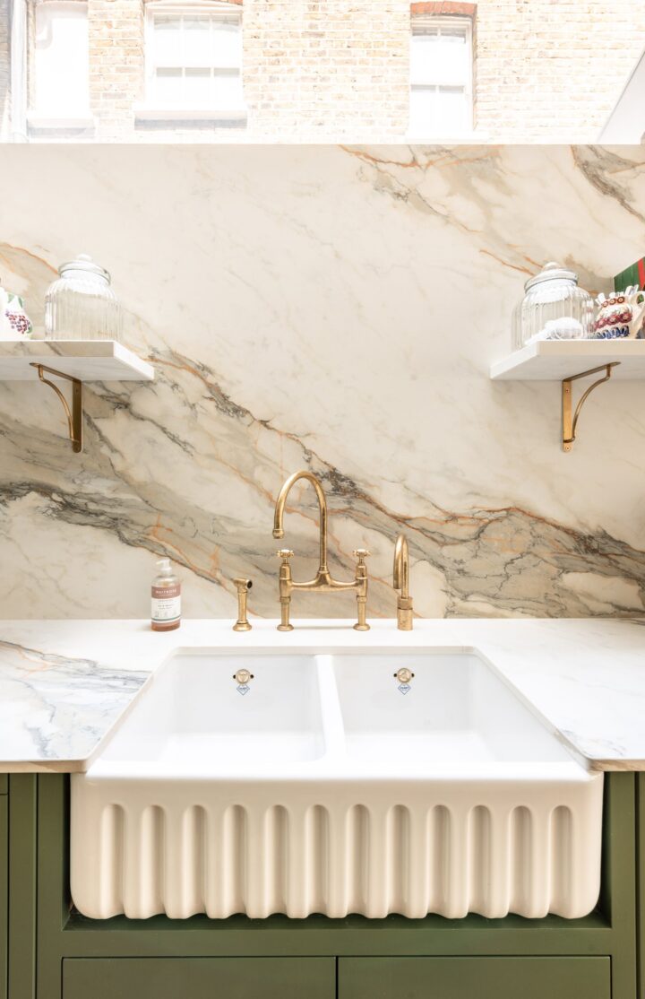 Calacatta Hermitage White Gold MB17 - Image 10